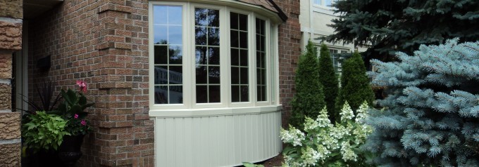 bow windows overlooking yard